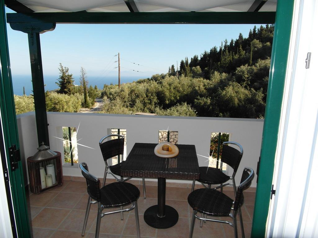 Ionian Villas Áyios Nikítas Quarto foto